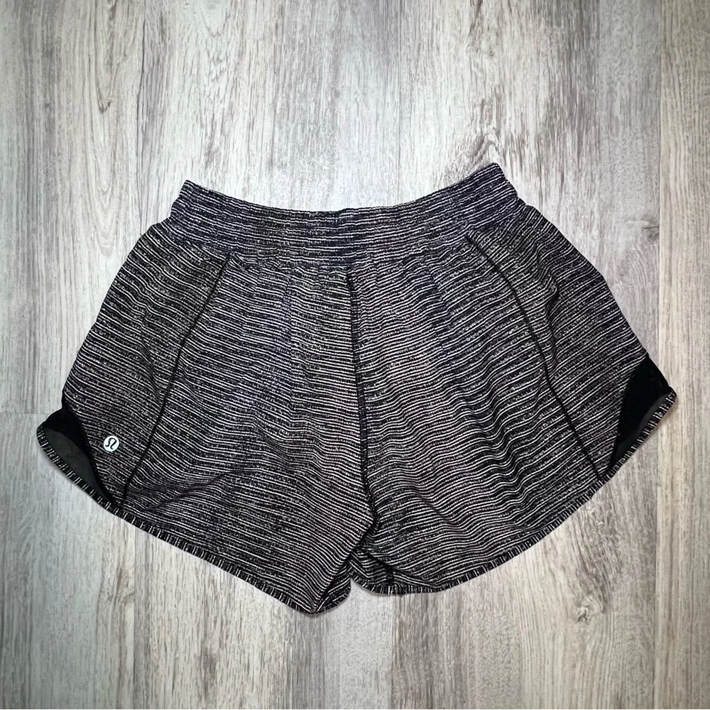Lululemon Peloton Women's Black Heathered Stripe Active Shorts Size 6Tall